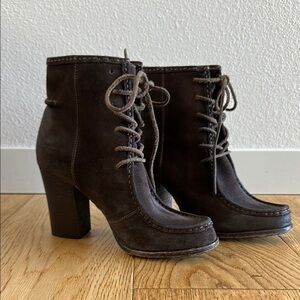 FRYE AND CO Brown Lace Up Boots with Chunky Heel